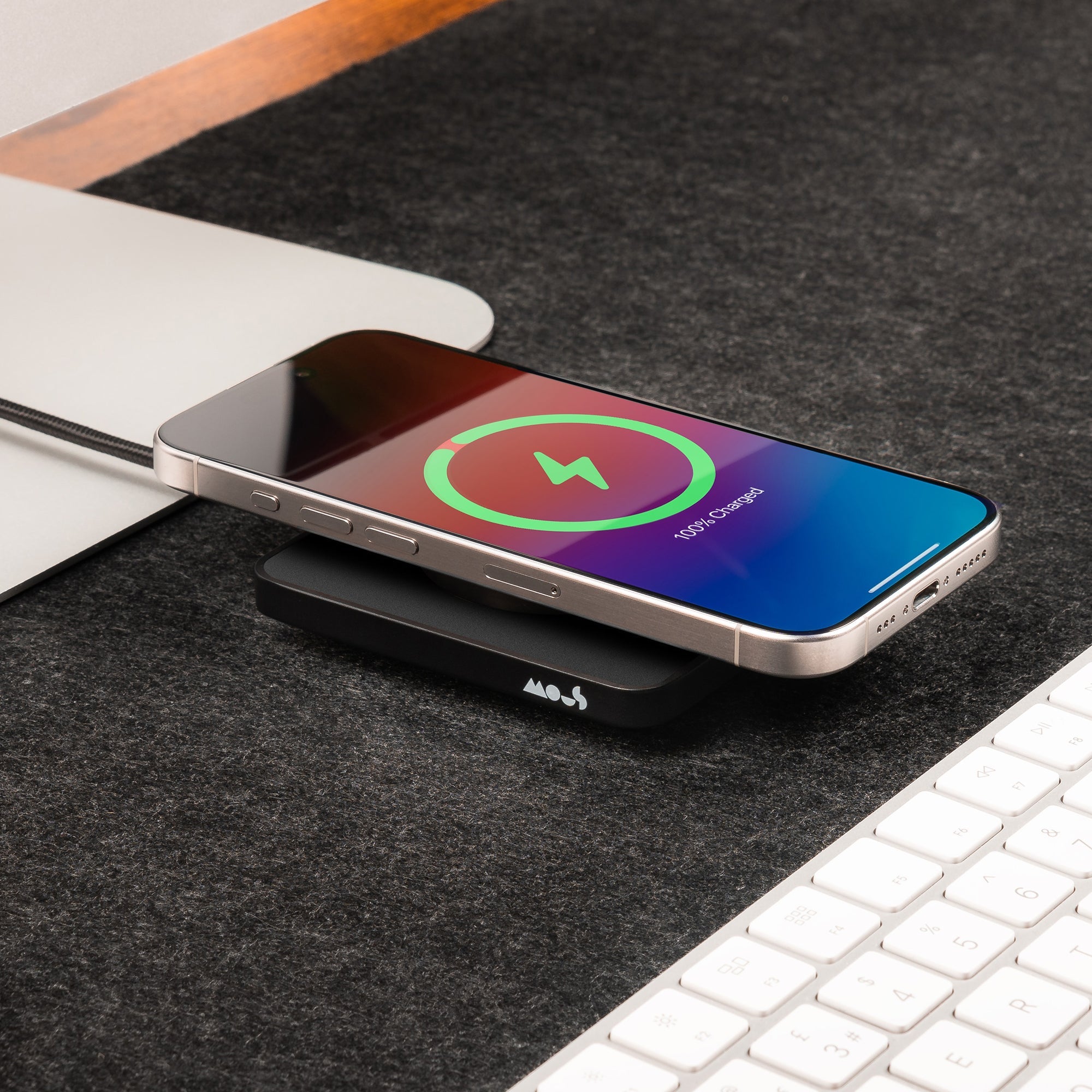 Set store of two wireless charger